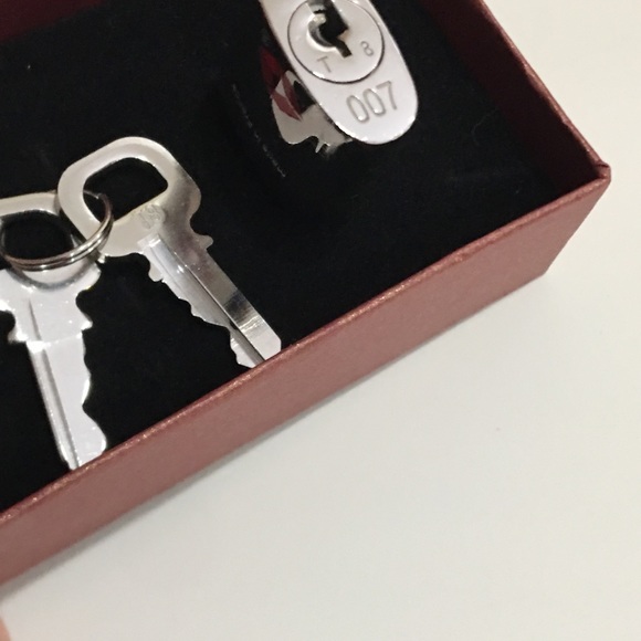 Rare Louis Vuitton Lock pad in silver color - Picture 5 of 6